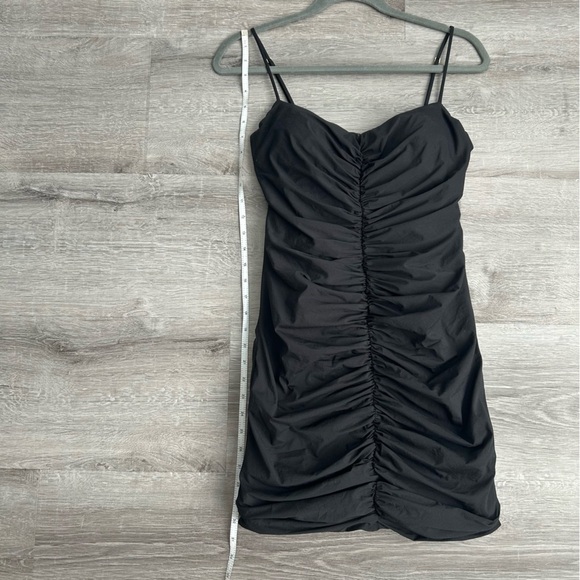 Women’s Aritzia Babaton Black Ruched Dress Size 4 - Picture 6 of 6
